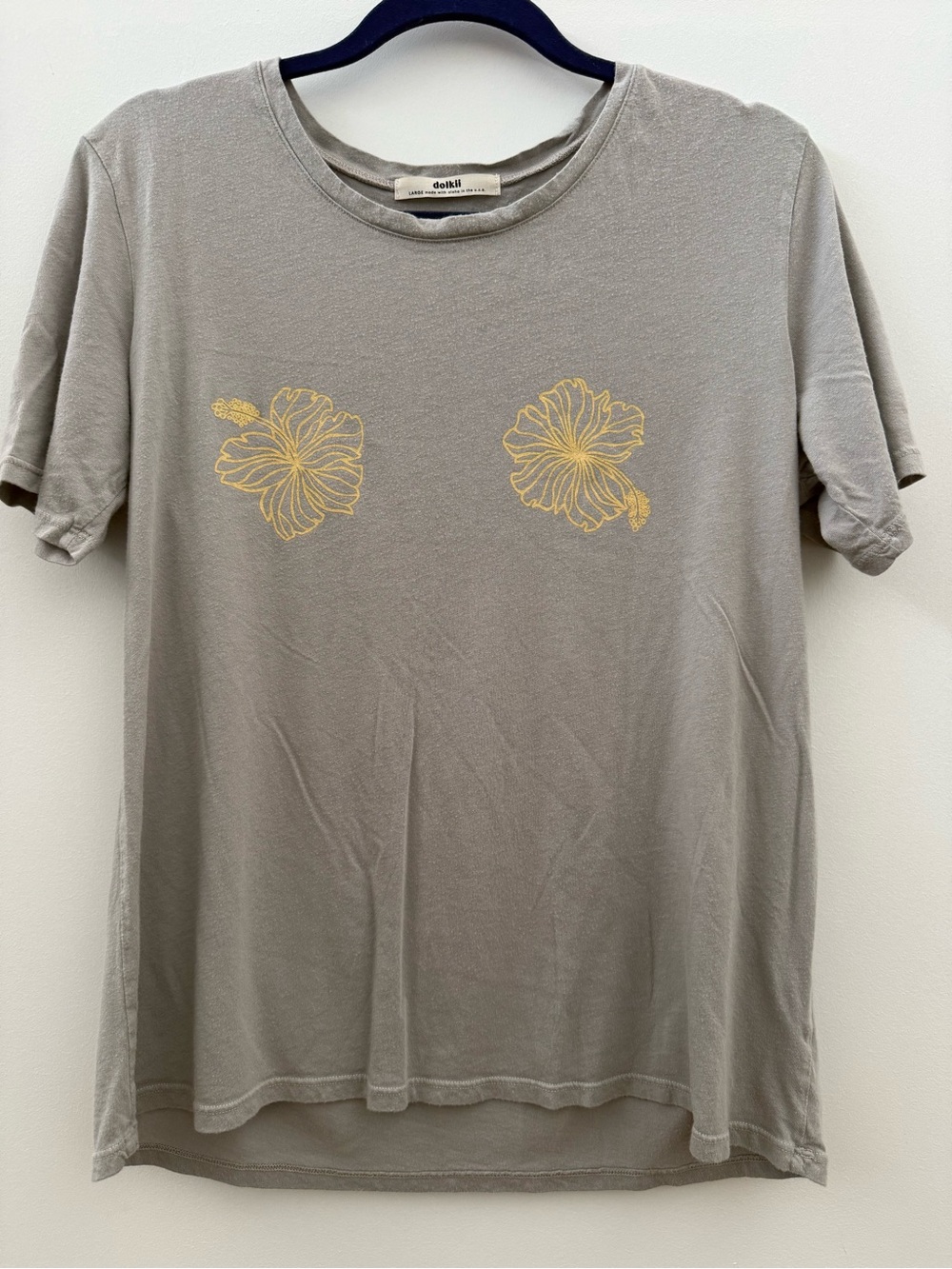 Dolkii Women’s Gray Tee with Yellow Floral Hibiscus Embroidery